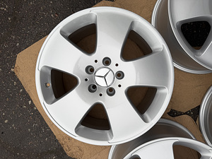 17" оригинальные диски Mercedes-Benz 5x112 (4 фото из 10)