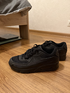 Nike Air Max (2 фото из 2)
