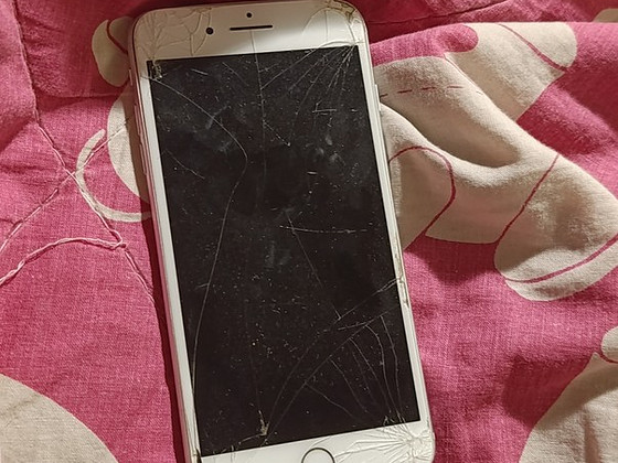iPhone 8 Plus 64 GB varuosadeks