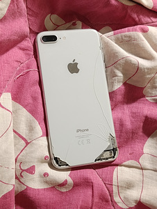 iPhone 8 plus 64 гб на запчасти (2 фото из 2)