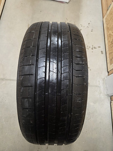 Шины Pirelli 285/45 R20 (5 фото из 7)