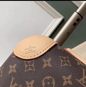 Чемодан louis vuitton (3 фото из 4)