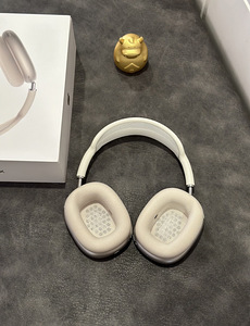 AirPods Max (3 фото из 4)