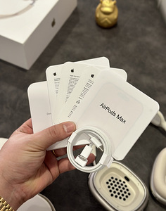 AirPods Max (4 фото из 4)