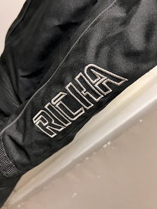 Мотоциклетные штаны Richa (2 фото из 3)