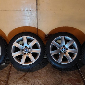 Литые диски BMW с шипованными шинами