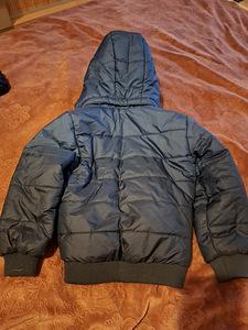 Детская куртка (3 фото из 3)