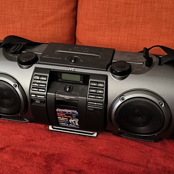 JVC RV-NB70 бумбокс
