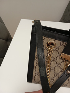 Gucci (7 foto / 9)