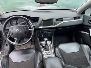 CITROEN C5 2,0 D AUTOMAAT, VARUOSAD (1 foto / 10)