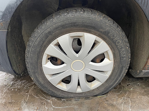 CITROEN C5 2,0 D AUTOMAAT, VARUOSAD (4 foto / 10)