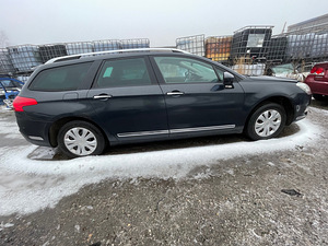 CITROEN C5 2,0 D AUTOMAAT, VARUOSAD (9 foto / 10)