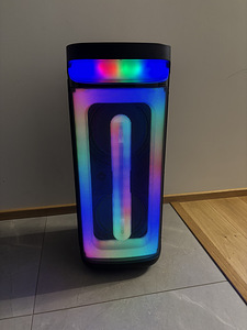 Kaasaskantav peokõlar 800W + 2 mikrofoni (uus) (1 foto / 8)
