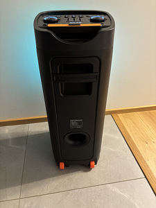 Kaasaskantav peokõlar 800W + 2 mikrofoni (uus) (7 foto / 8)