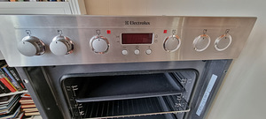 Встраиваемая духовка Electrolux (2 фото из 3)