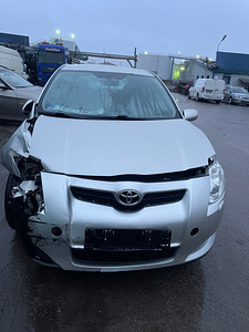 TOYOTA AURIS 1,6 BENSIIN 91 KWT, VARUOSAD (1 foto / 10)