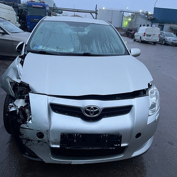 TOYOTA AURIS 1,6 BENSIIN 91 KWT, VARUOSAD