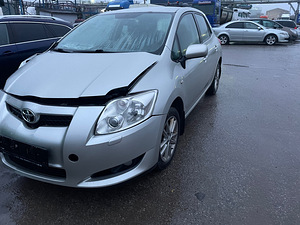 TOYOTA AURIS 1,6 BENSIIN 91 KWT, VARUOSAD (2 foto / 10)