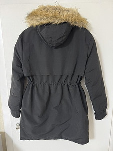 Зимняя куртка (3 фото из 6)