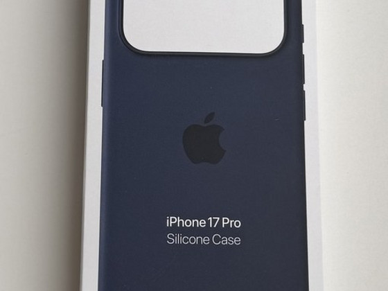 Apple iPhone 17 Pro Silicone Case with Magsafe , Midnight