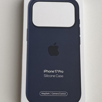 Apple iPhone 17 Pro Silicone Case with Magsafe , Midnight