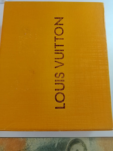 Louis Vuitton nahka lompakko omassa laatikossa (1 valokuva sivusta 8)