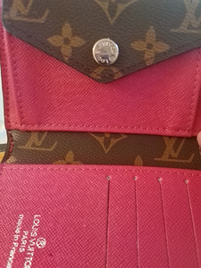 Louis Vuitton nahka lompakko omassa laatikossa (7 valokuva sivusta 8)