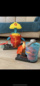 2 Hotweels игрушки, гараж , дорога (1 фото из 1)