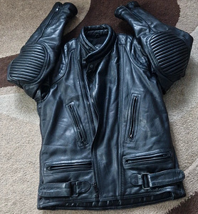 Vintage motorcycle leather jacket (1 foto / 4)