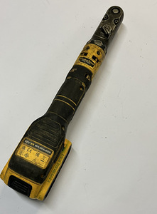 Аккумуляторный ключ с трещоткой Dewalt DCF512N + 5ah (3 фото из 8)