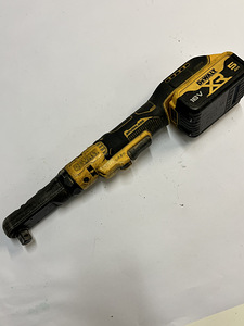 Аккумуляторный ключ с трещоткой Dewalt DCF512N + 5ah (7 фото из 8)