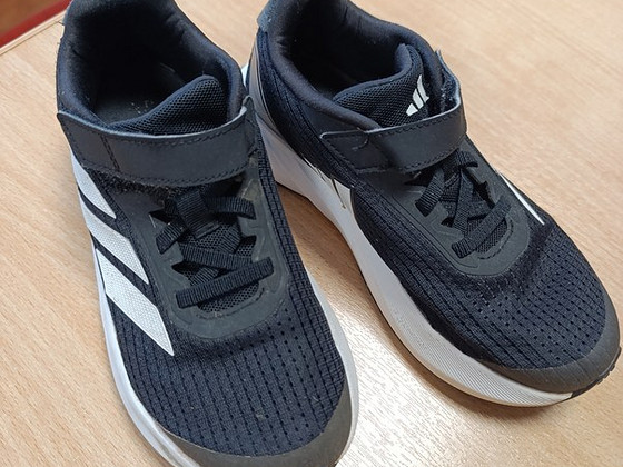 Кроссовки Adidas 32