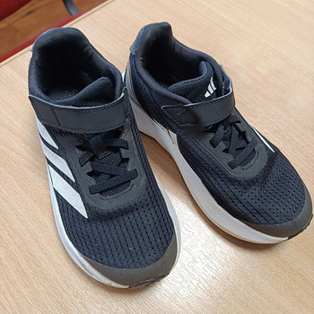Кроссовки Adidas 32