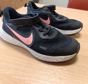 Кроссовки Nike 32 (1 фото из 3)