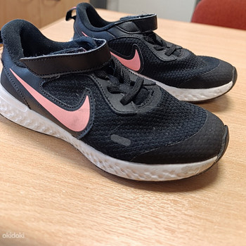 Кроссовки Nike 32
