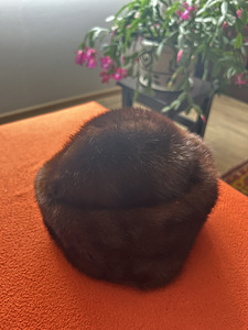 Naturaalnahast mütsid (1 foto / 4)