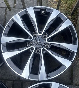 MERCEDES BENZ 17" ORIGINAAL VALUVELJED (5 foto / 5)