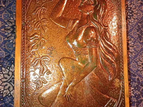 Украшения. Их коробка. 1960 г. С медной пластиной на крышке.