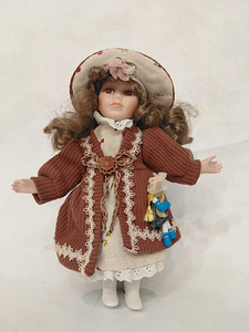 Фарфоровая кукла «Sophie» (1 фото из 4)