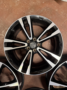 19" Volvo originaalveljed 5x108 (4 foto / 7)