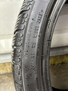 Шины Pirelli 255/35/R20 (2 фото из 5)
