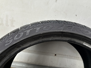Шины Pirelli 255/35/R20 (3 фото из 5)
