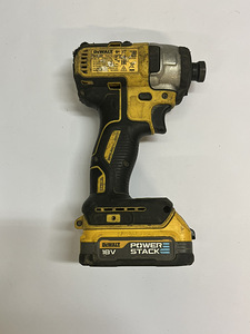 Аккумуляторный ударный шуруповерт DeWalt DCF887 (4 фото из 5)