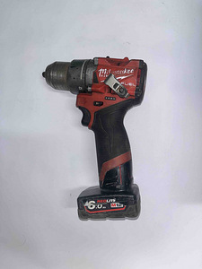 Аккумуляторная ударная дрель Milwaukee M12 FPD2 + 6ah (2 фото из 5)