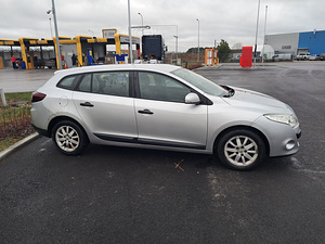 Renault Megan 3, 2011. aasta (3 foto / 10)