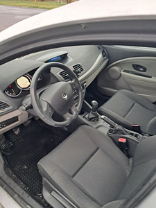 Renault Megan 3, 2011. aasta (8 foto / 10)