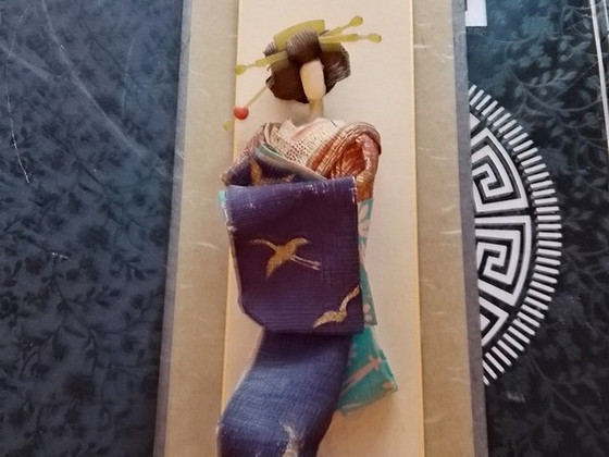 GEISHA PATSAS SISUSTUS TAULU 40 CM 14 CM