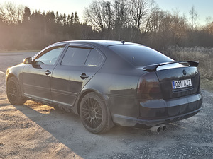 Škoda Octavia VRS (2 фото из 6)