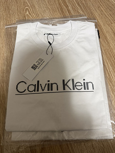 Calvin Klein T-särgid (2 foto / 2)