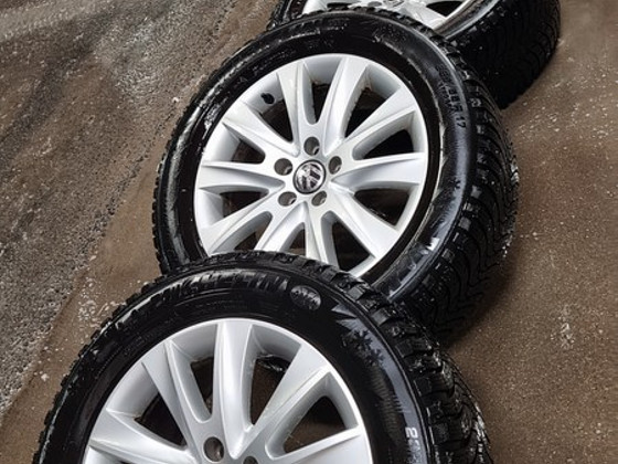Vw Tiguan originaal 17 luveljed koos Michelin naastrehvidega